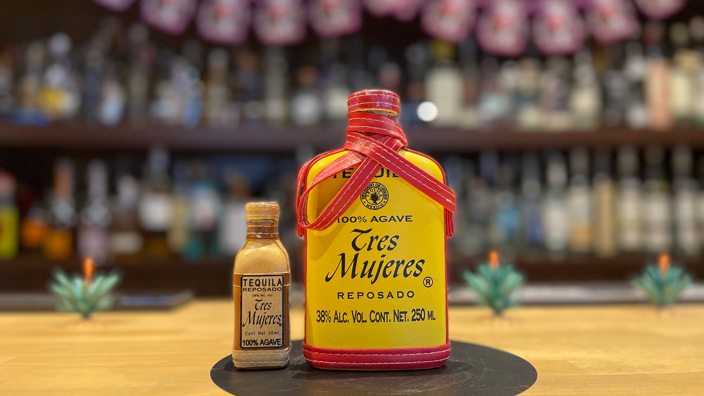 トレス ムヘレス レポサド 革ボトル 250ml