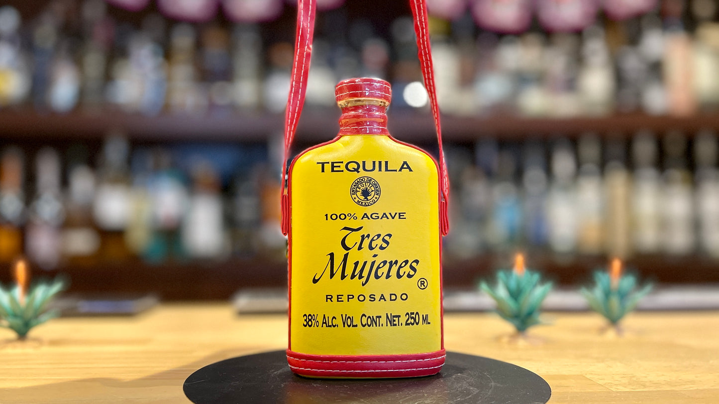 トレス ムヘレス レポサド 革ボトル 250ml