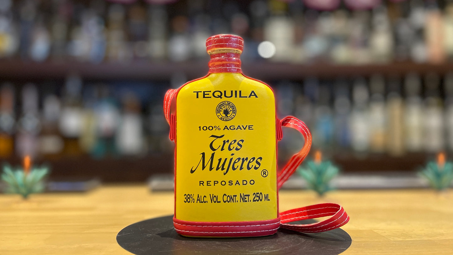 トレス ムヘレス レポサド 革ボトル 250ml