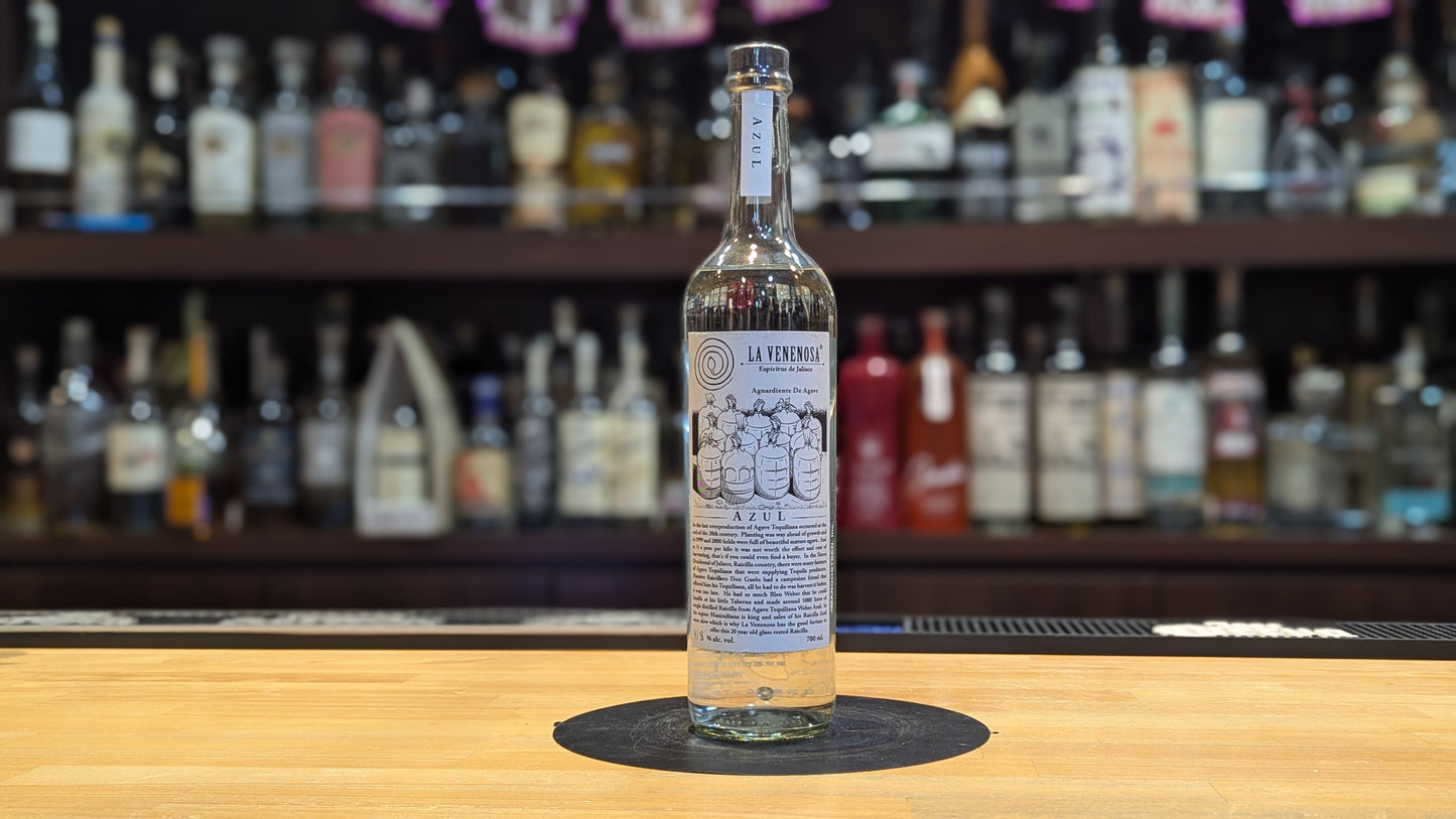 ラ ベネノサ アズール 700ml