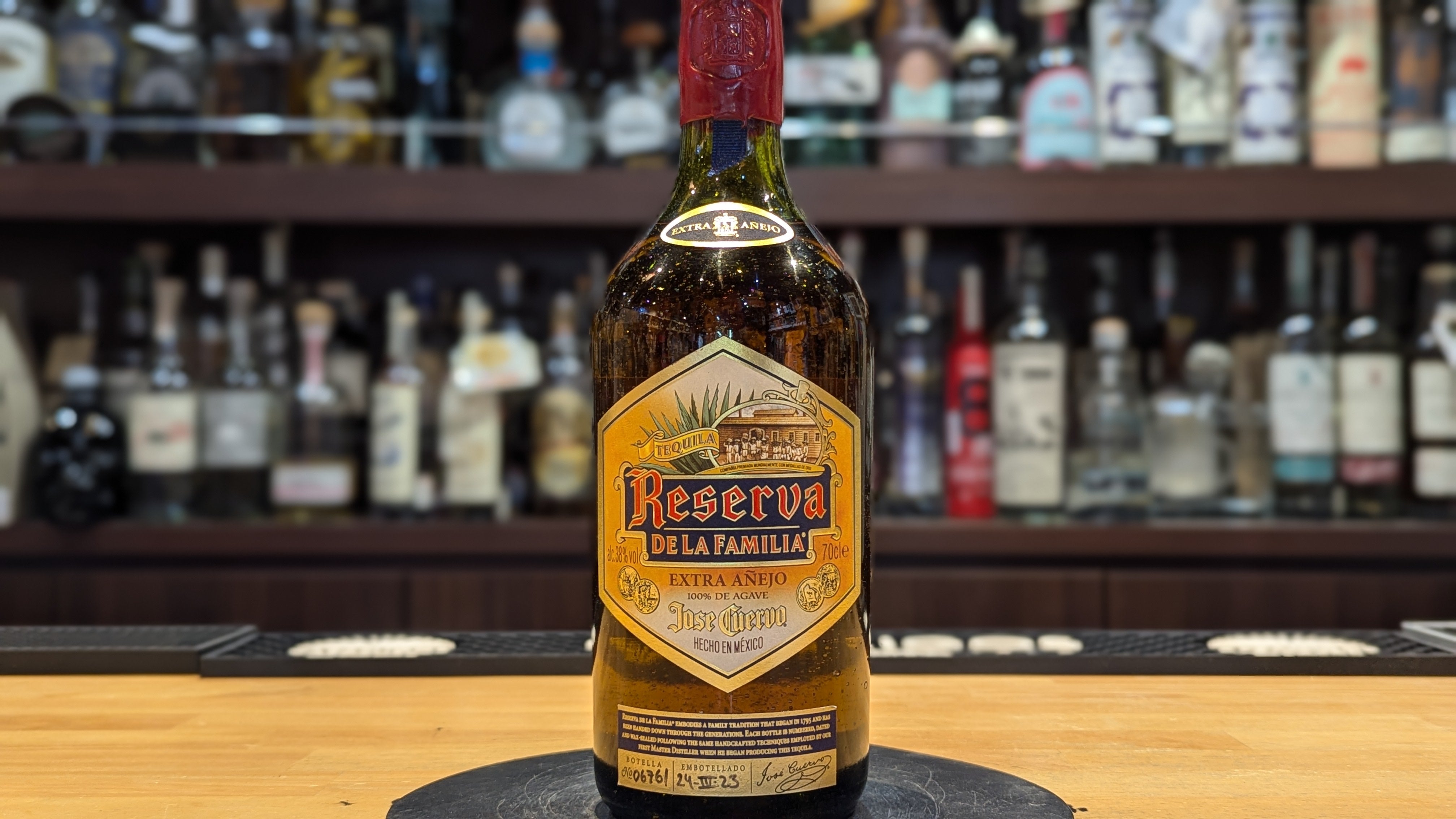 クエルボ レゼルヴァ デ ラ ファミリア エクストラアネホ 2023 700ml